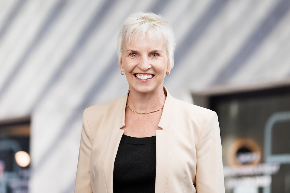 Jenn Mc Queen 001 WEB 1